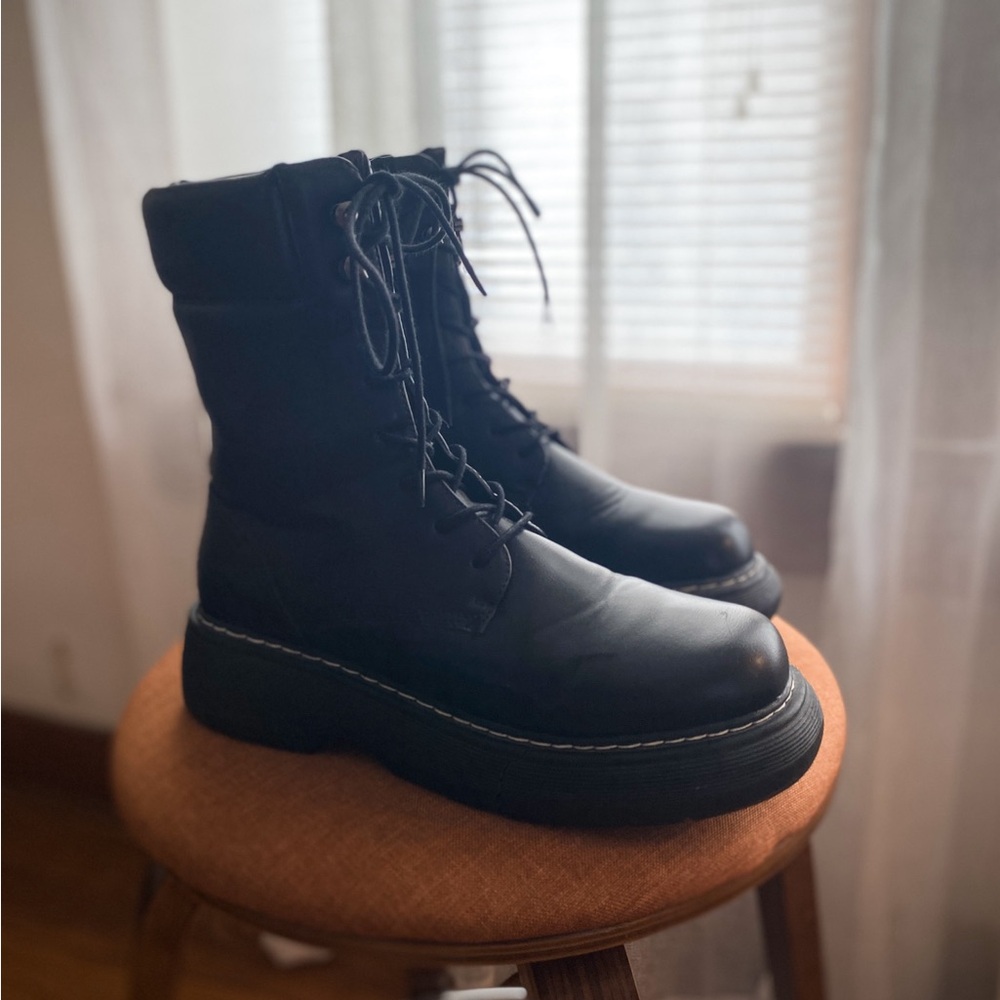 Lace-Up Platform Combat Boots, Truffle Collection, EU 40/US 9